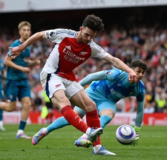 阿森纳客场不敌伯恩茅斯,连胜被终结 阿森纳客场不敌伯恩茅斯,连胜被终结