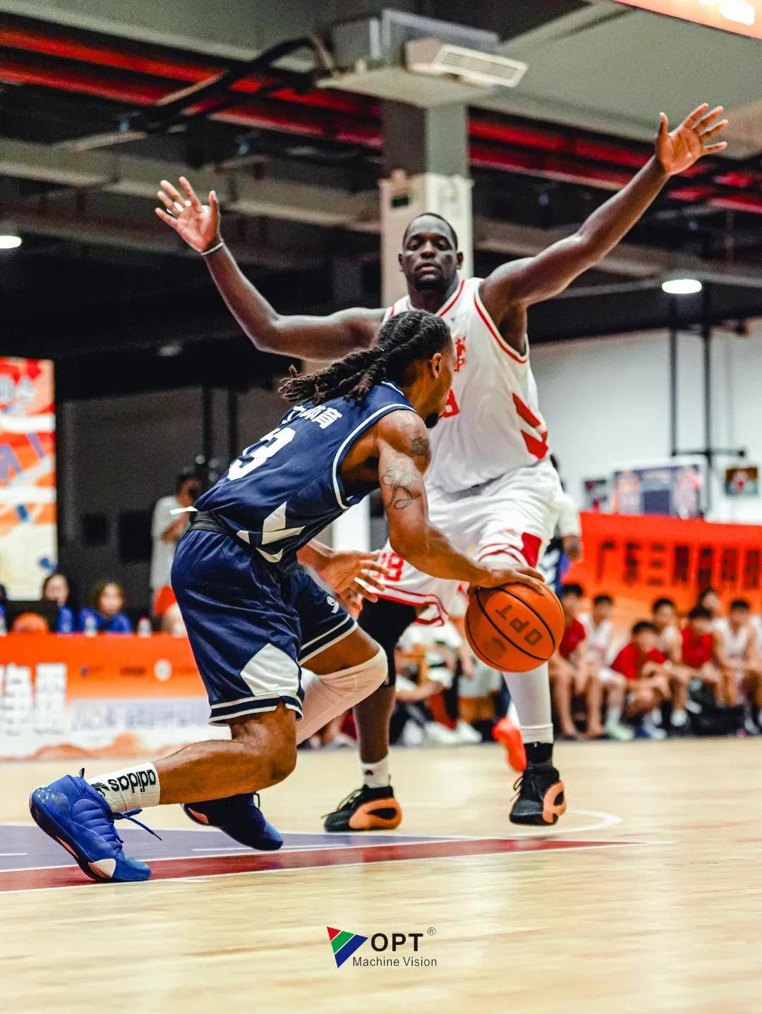 篮球赛事看点频出，球迷趋之若鹜的简单介绍