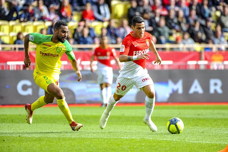 摩纳哥大胜在望，连胜记录延续