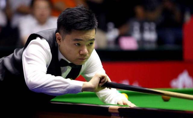 包含爱华顿联主场不敌对手，为胜利叹息的词条