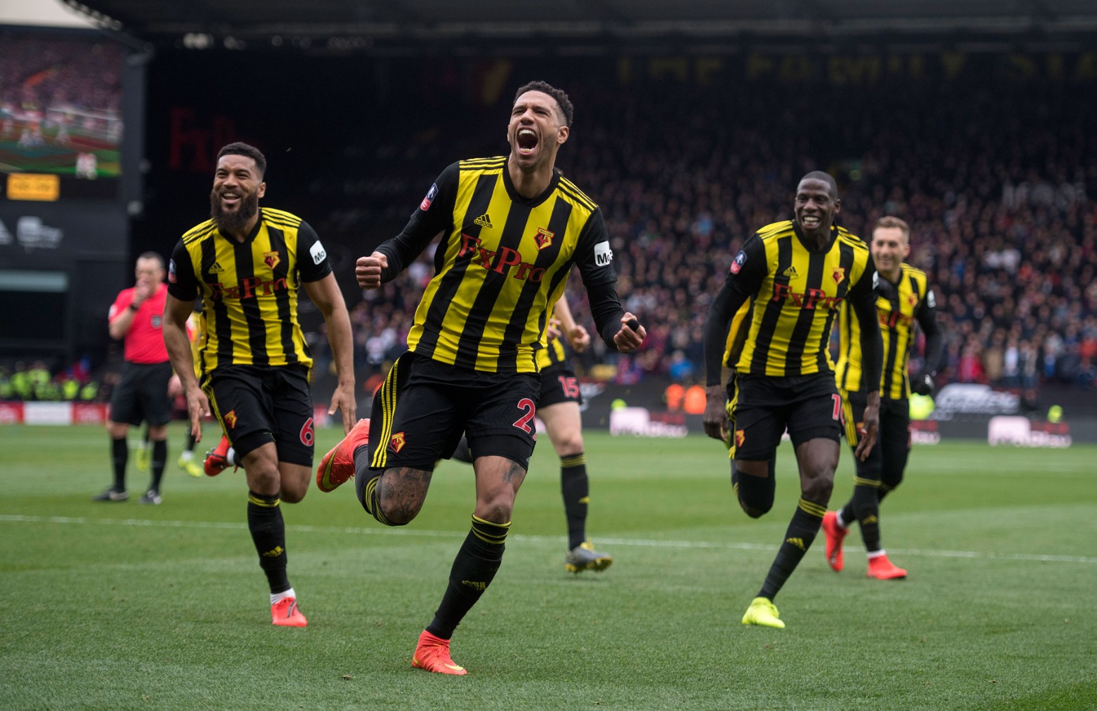 SHR碾压MAD，Knight完成史诗逆转成都决赛之夜2:1（深圳）