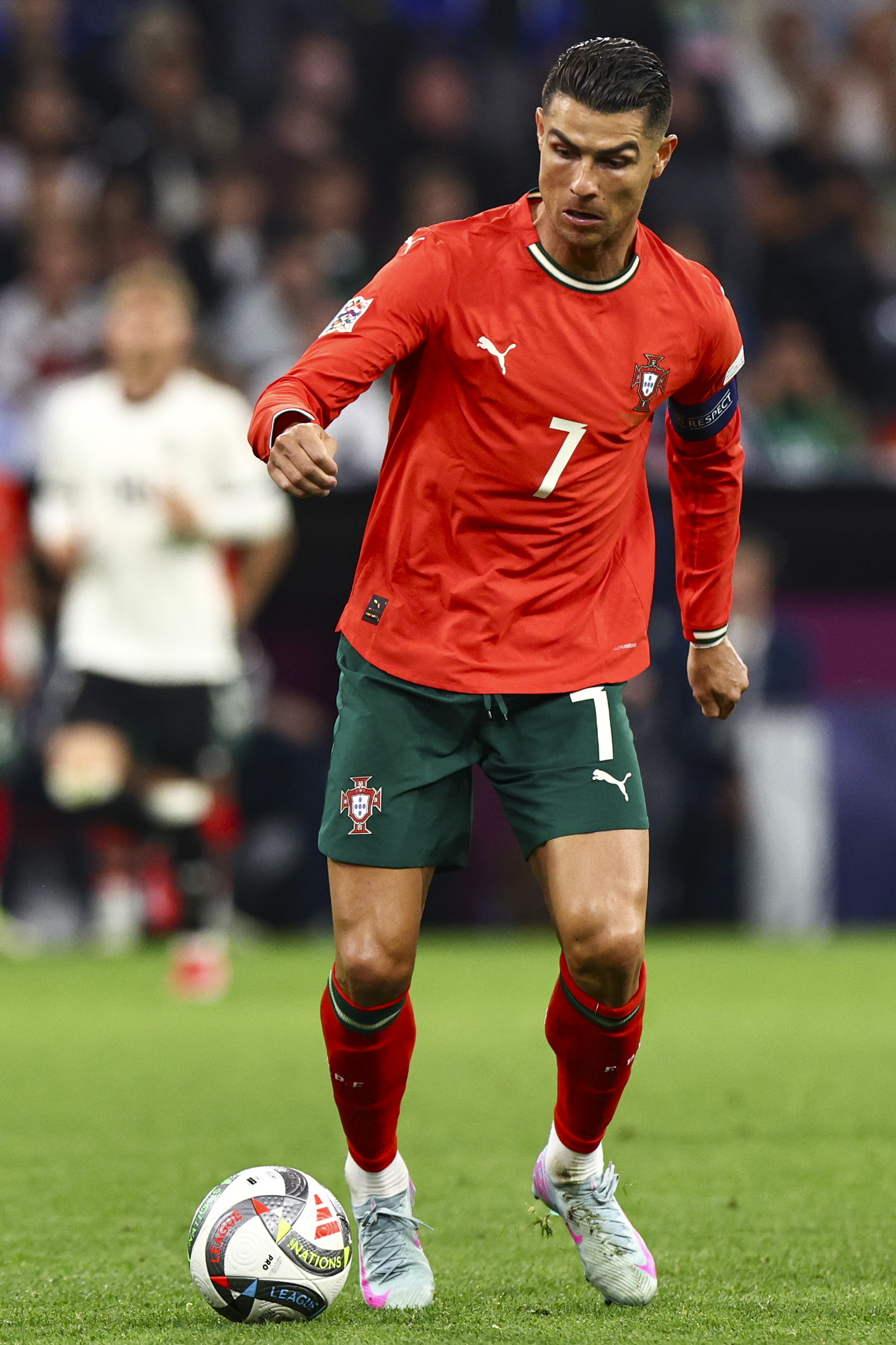 葡萄牙队实力展示，锁定晋级资格