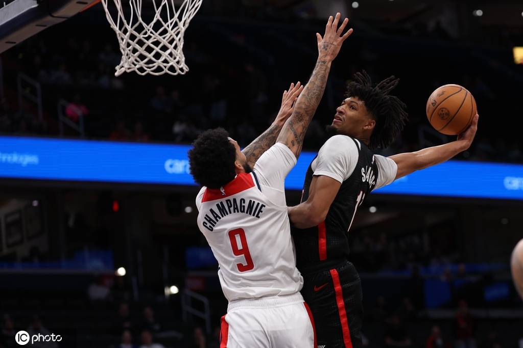 包含热火客场胜奇才，取得四连胜的词条