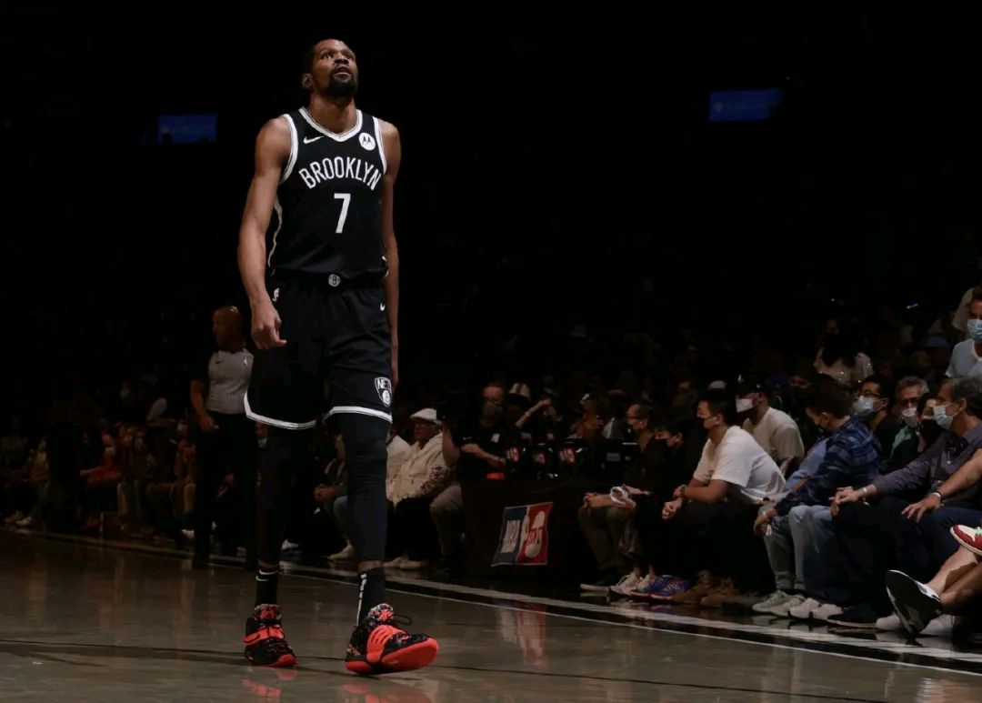 关于篮网血洗火箭,汉密尔顿完成帽子戏法的信息 关于篮网血洗火箭,汉密尔顿完成帽子戏法的信息