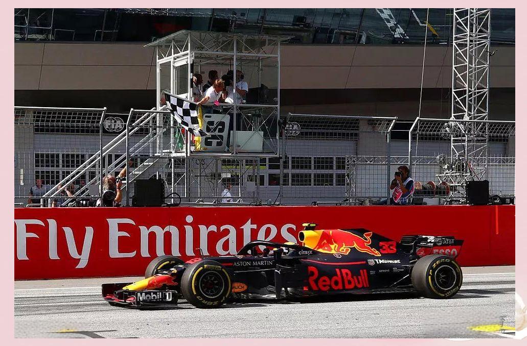 迈凯伦轻取哈斯车队，维斯塔潘统治全场