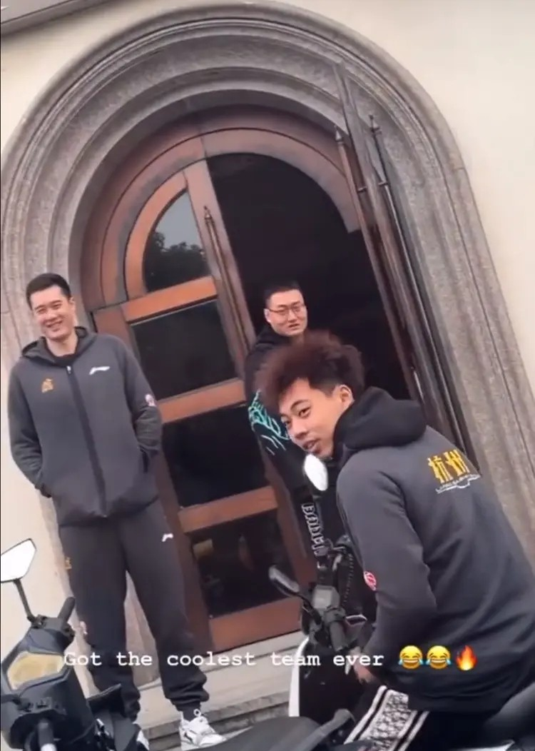 天津队险胜热火,孙铭徽扛起全队 天津队险胜热火,孙铭徽扛起全队