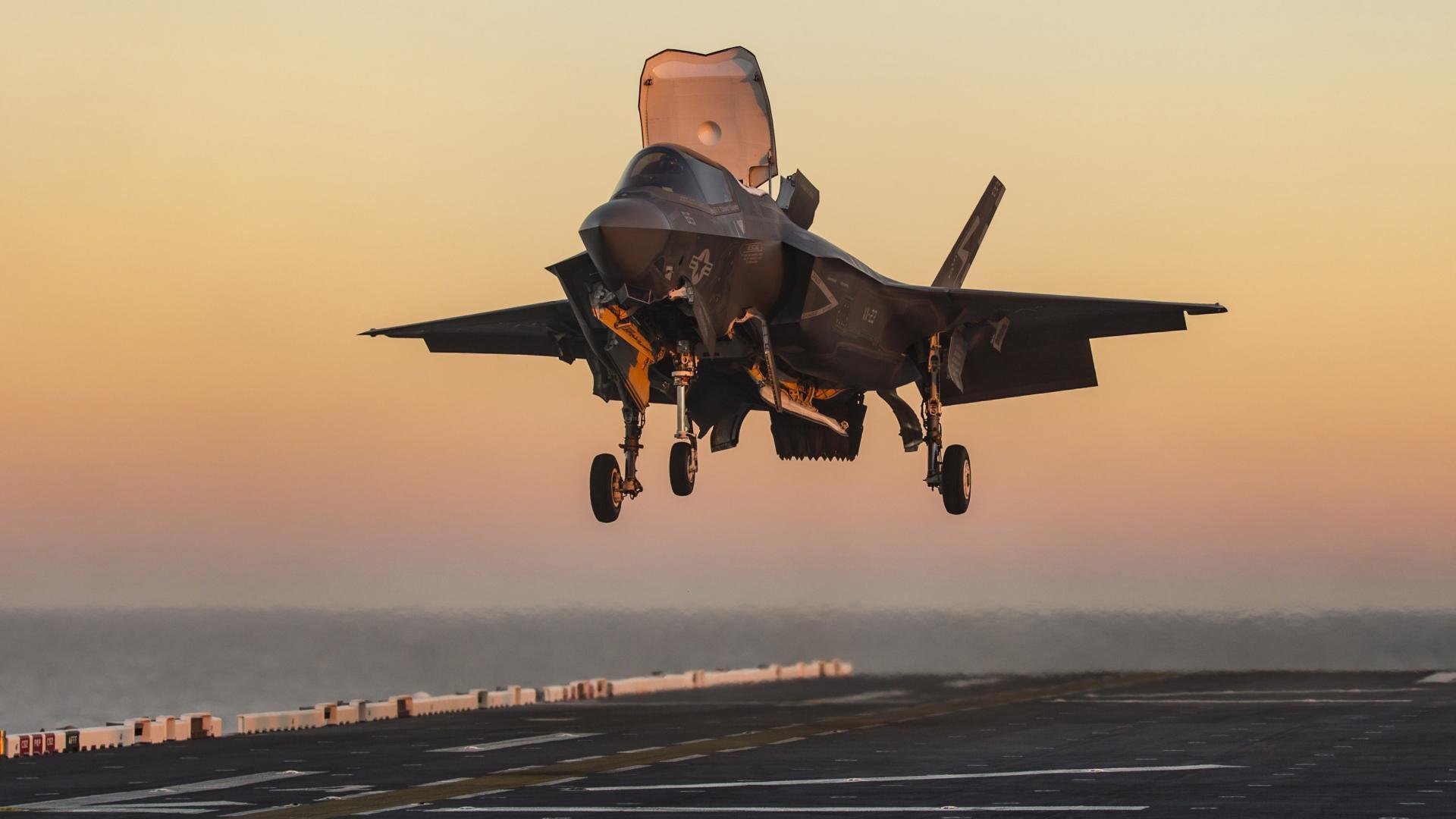 双星闪耀，C罗焦点战证王者归来，马里淘汰赛创历史晋级