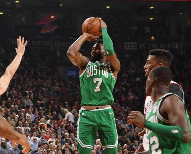 浙江队险胜猛龙，欧文舞台越大越强