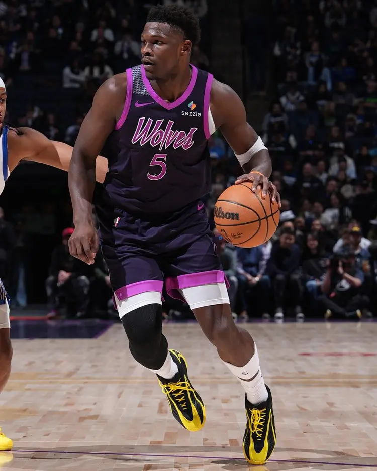 爱德华兹硬仗之王，老鹰末节带走山西队