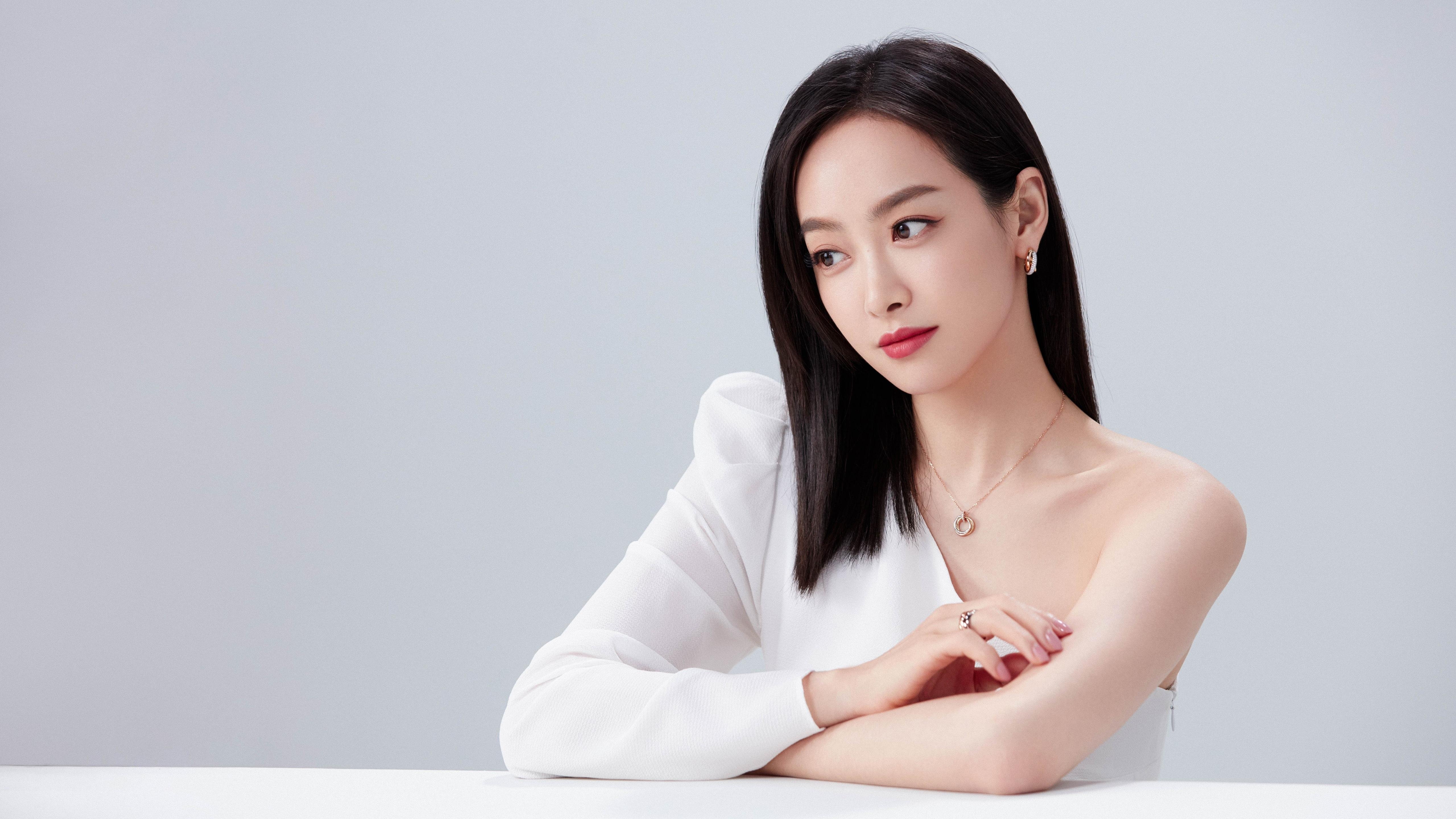 戈贝尔的隐形锁链，当尼克斯与灰熊的狂想曲在篮下失声